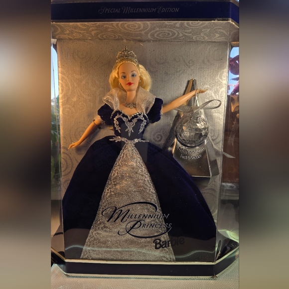 Mattel Millennium Princess Barbie Doll in Box - Picture 3 of 9